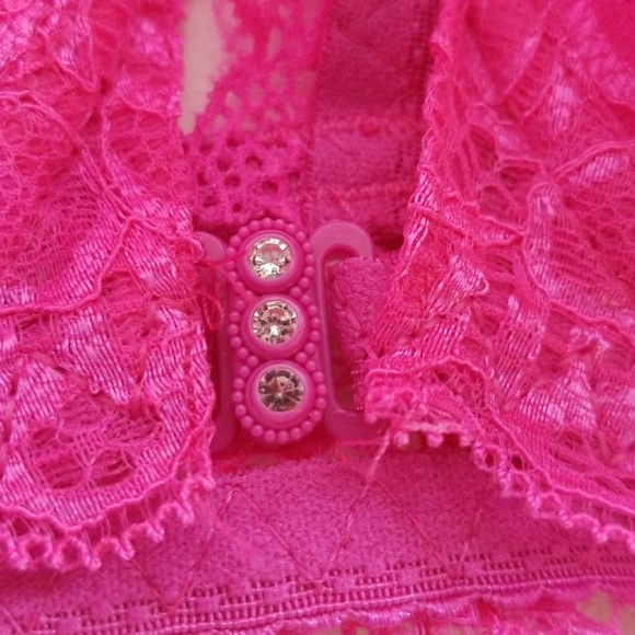 Pink lace bra - Picture 2 of 6
